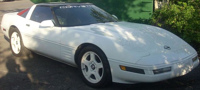 Chevrolet_Corvette_Coupe_C4_(Orange_Julep)